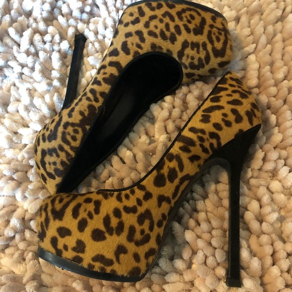 YVES SAINT LAURENT Leopard Print Pony Hair Heels - Picture 3 of 6